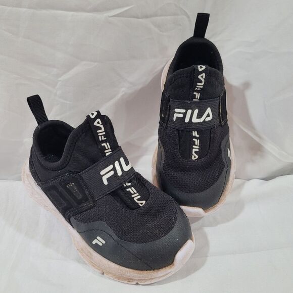 Fila Youth toddler Boys size 8 black Landbuzzer Running Shoe - Picture 1 of 7